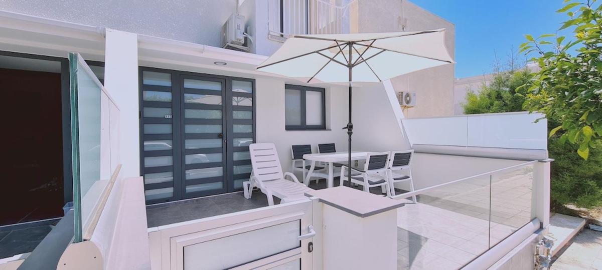 Apartment Nissi Twins Apts