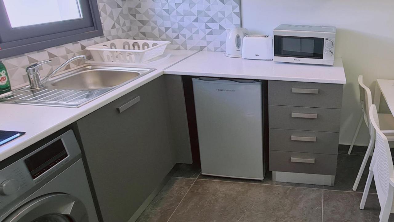 Nissi Twins Apts Appartement