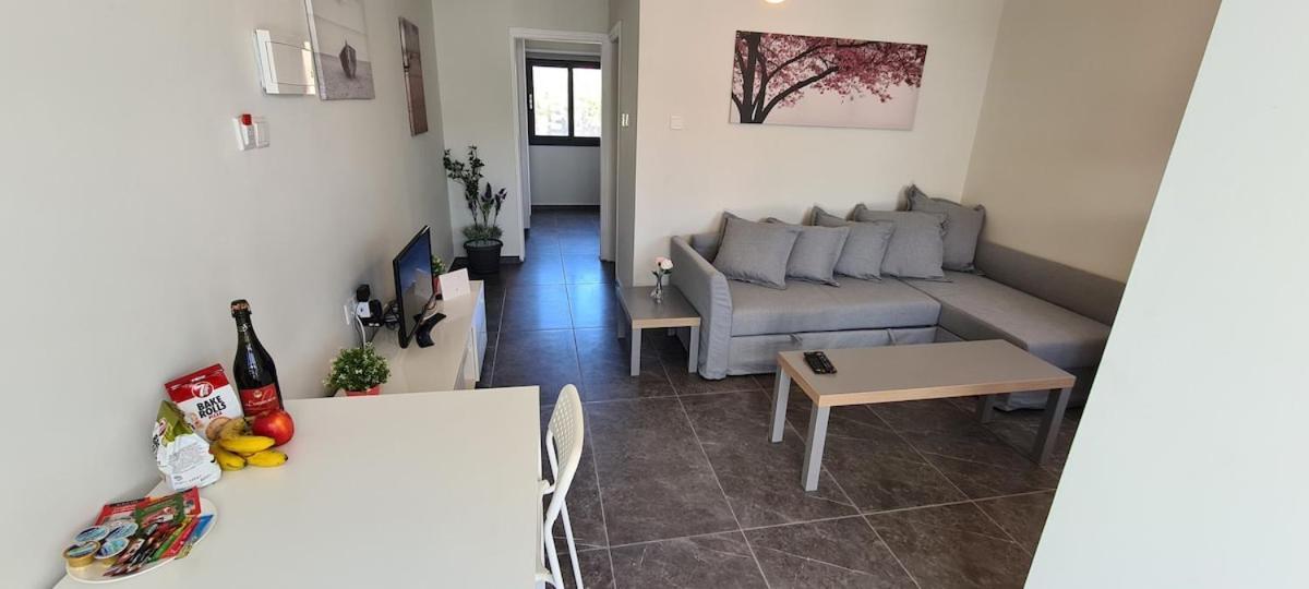 Nissi Twins Apts Apartment