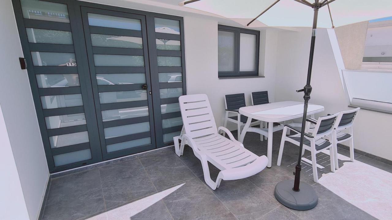 Nissi Twins Apts Appartement
