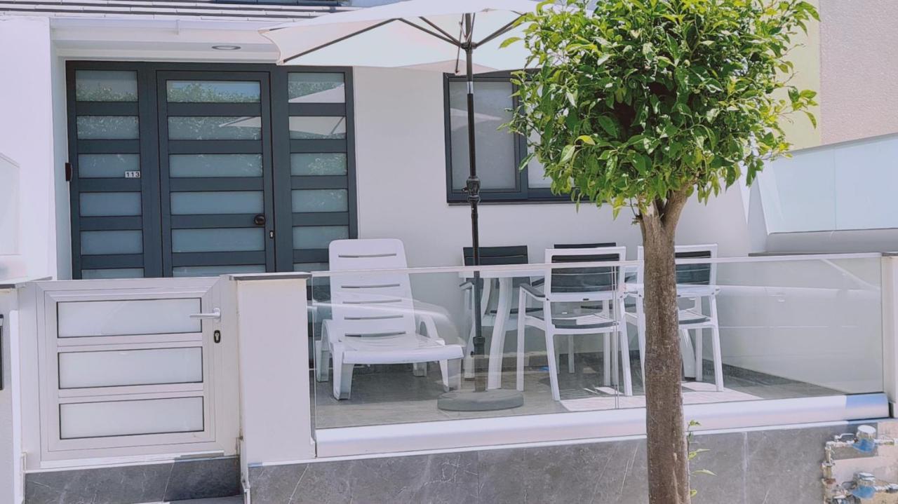 Nissi Twins Apts Apartment *